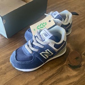 New balance tennis shoes-toddler
